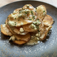 ■トリュフチップス　ゴルゴンゾーラチーズ添え