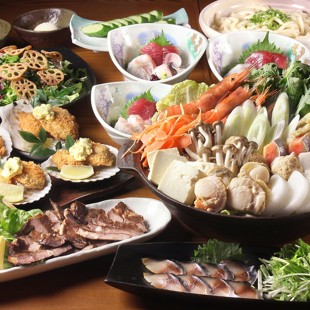 産直鮮魚、牛肩ロースのもろみ醤油焼、選べる鍋をメインにした宴会コースなど大満足のメニューです♪