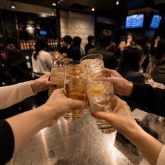 まずは、飲み放題で乾杯!!