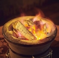 当店は炭火でジンギスカンをご堪能いただけます。炭の香りを纏った極上羊肉は、「鮮度が旨さを超えてくる」味です。