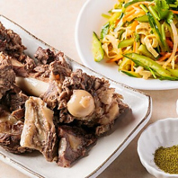 羊のお肉を岩塩で茹でたヘルシーな名物料理をぜひ♪