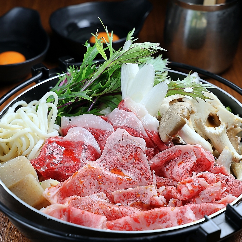 なにわ黒牛のすき焼きで贅沢なひととき・・・。