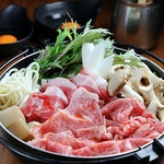 なにわ黒牛のすき焼きで贅沢なひととき・・・。