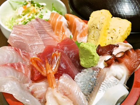 豊富な海鮮コースと豊富なお酒で大切なひと時を演出いたします！