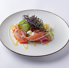 15種類のフレッシュ野菜とハモンセラーノ　モッツァレラチーズと共に　亜麻仁オイル レモンドレッシング