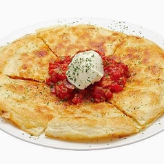 ケサディア（チキン・ビーフ・チーズ）