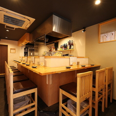 【おすすめ等コミュニケーションが魅力】お席は店主との距離が近く会話が弾む楽しいひとときを過ごせます。