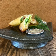 竹の子と牛肉のクリームチーズ春巻 フェンネル塩 (2本)