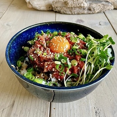 ローストビーフユッケ丼