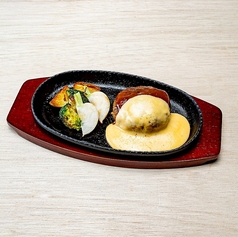 黒毛和牛100%の自家製ハンバーグチーズ＋デミグラス