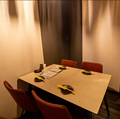 4名様までの完全個室。プライベートな空間でゆっくりお過ごしいただけます。