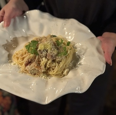 「梅」と「国産”生”生姜」のオトナなパスタ 削りチーズ「グラナパダーノ」をたっぷりと絡めて