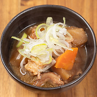 多彩な一品料理と豊富なドリンクで特別な時間を♪