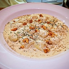 ペンネ　ゴルゴンゾーラソース