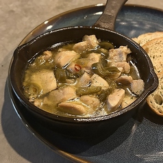 ハラペーニョとチキンのアヒージョ