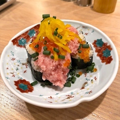 【限定】溢れ出す贅沢！見た目も華やかな「こぼれ寿司」の写真