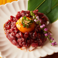 料理メニュー写真 桜刻みユッケ