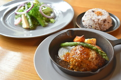 粗挽きハンバーグランチ
