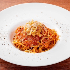 パンチェッタと淡路玉ねぎのアマトリチャーナ　パスタマンチーニ