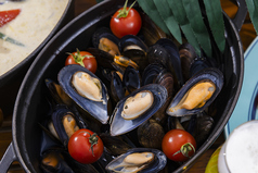 ムール貝orあさりの白ワイン蒸し