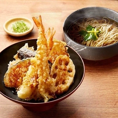 上天丼とそばのセット（大海老天ぷら２本・野菜４種）