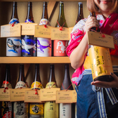 九州各地は勿論、様々な国内の有名銘柄から珍しいものまで、豊富なドリンクをご用意してお待ちしております。なかでも焼酎のこだわりは妥協を許さない厳選された品揃えです。最高のドリンクを最高の状態で。その日のお料理や気分に合わせた焼酎をご提案させて頂きます。