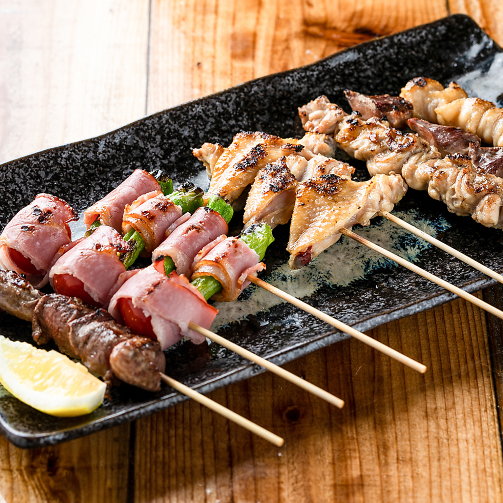 人気な串料理は盛り合わせでもご用意致します。飲み会,宴会に！