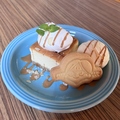 料理メニュー写真 ロッカちゃんのキャラメルチーズケーキ