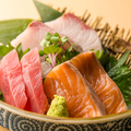 料理メニュー写真&nbsp;【おすすめ】本日の鮮魚刺し3点(一人前)