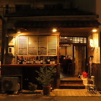 古民家風の当店は、大人の隠れ家のような居心地の良さ。