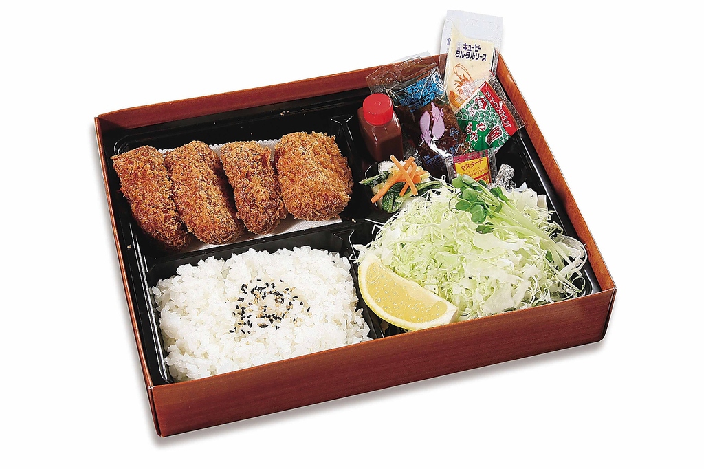 かつ久亭の美味しさをテイクアウトのお弁当でも是非ご堪能ください。コースページでネット予約も可能