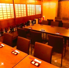 奥テーブル席は最大21名様までご案内可能！！（こちらは禁煙席となります）≪しっとり大人のデートにも◎≫明治・大正の雰囲気を醸す内装は、まるで昔にタイムスリップしたかの様…今宵も地酒と気の利いたアテで乾杯。