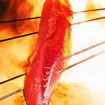 『鰹の藁焼き』…藁の強い火力で中の身はふっくら仕上がります。