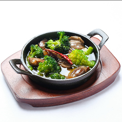 食欲そそる、選べる絶品アヒージョ☆