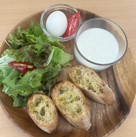 新鮮なお野菜やヘルシーなお料理など季節に合わせたメニューを豊富に展開しています！