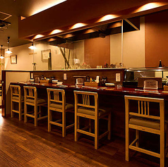 炭火焼 鳥八 分店の雰囲気2