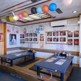 当店ではゆったりと足を伸ばしてくつろげるお座敷の席をご用意しております！小さなお子様連れのお客様も安心してお食事を楽しめる環境を整えておりますので、ファミリーでのお食事にもぴったりです◎ご家族での温かい団らんや親しい方とのお集まりにぜひご活用ください♪皆様のご来店を心よりお待ち申し上げております！