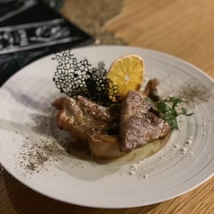 「豚肩ロース」のステーキ - 焦がしバターのソース 北カムイのじゃがいものマッシュ