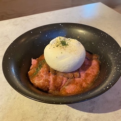 ブラッターチーズローストビーフ丼