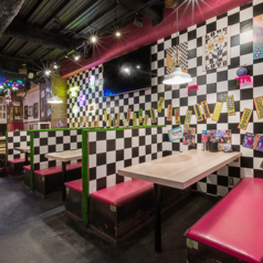 6名様のお席です！合コン、女子会に♪難波で食べ放題、飲み放題なら「青春アッパーカット！」圧倒的楽しさと盛り上げでやみつきまちがいなしです。