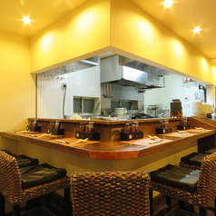 カウンター8席ご用意しております。