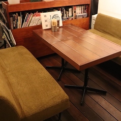 4名掛けのソファー席