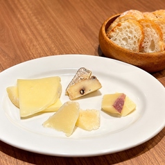 本日のチーズ盛り合わせ