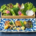 料理メニュー写真 “純鶏”名古屋コーチン特上もも肉・むね肉とつくねの盛合せ　約二人前