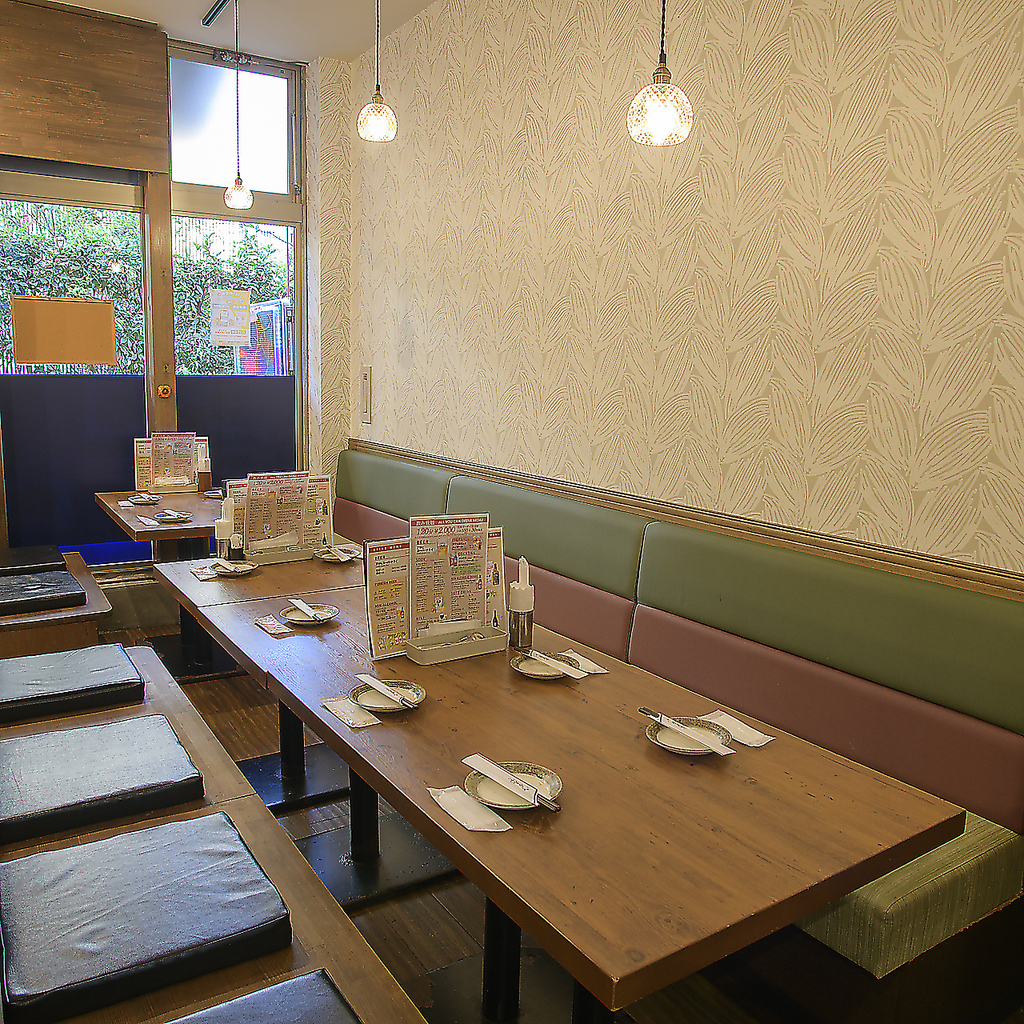 広いお席で祝えてバースデーケーキ無料の嬉しいサービス！広いお席でゆったりお祝い時間を楽しめる♪