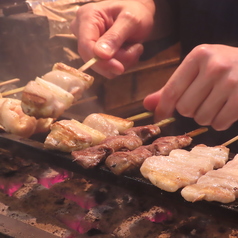 炭火で丁寧に焼き上げた焼鳥はぜひ食べて頂きたい一品◎
