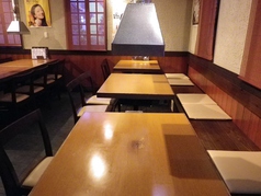 テーブル席：4名×3