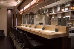 カウンター7席あり