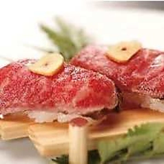 【名物】寿司牛にぎり　1貫