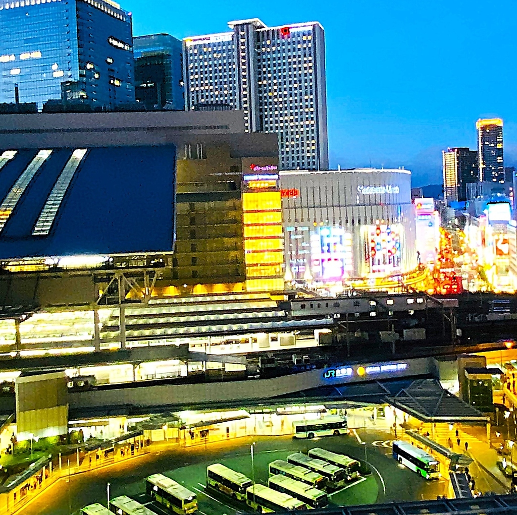 超速鮮魚寿司 羽田市場 阪神梅田店の写真ギャラリー
